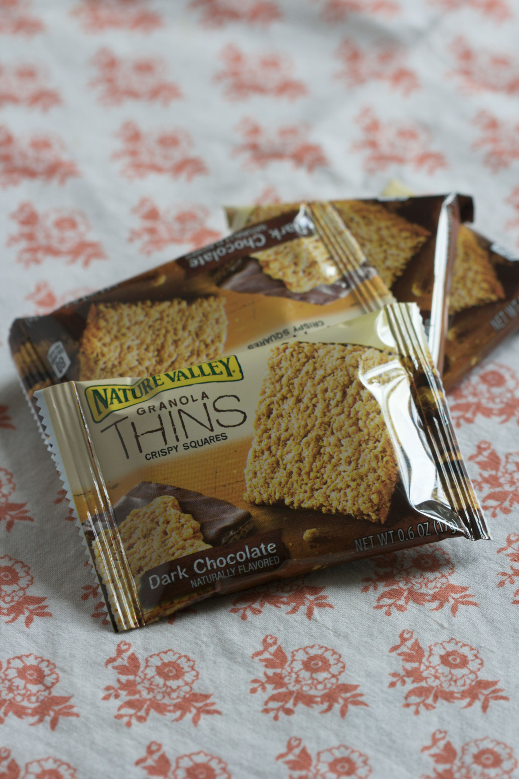 nature valley granola bars are the inspiration for these homemade dark chocolate granola bars.