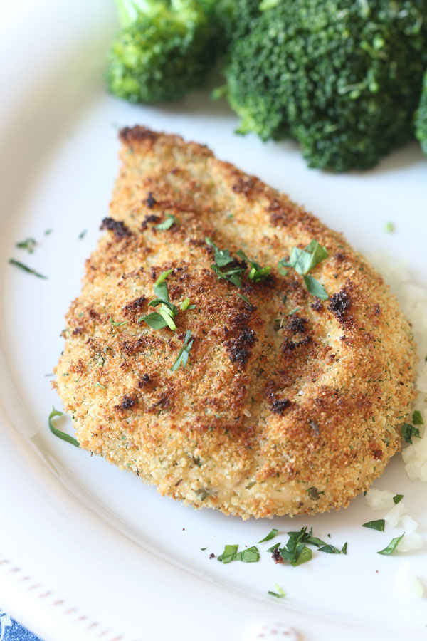 Ridgely Brode makes Gluten Free Balsamic Crusted Chicken breast as an easy weeknight meal on her blog, Ridgely's Radar.