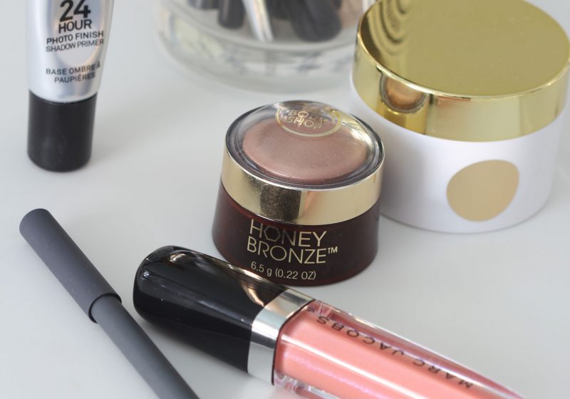 Ridgely Brode shares 5 things from her beauty bag this month, including two lip products and a great highlighter on her blog Ridgely's Radar.