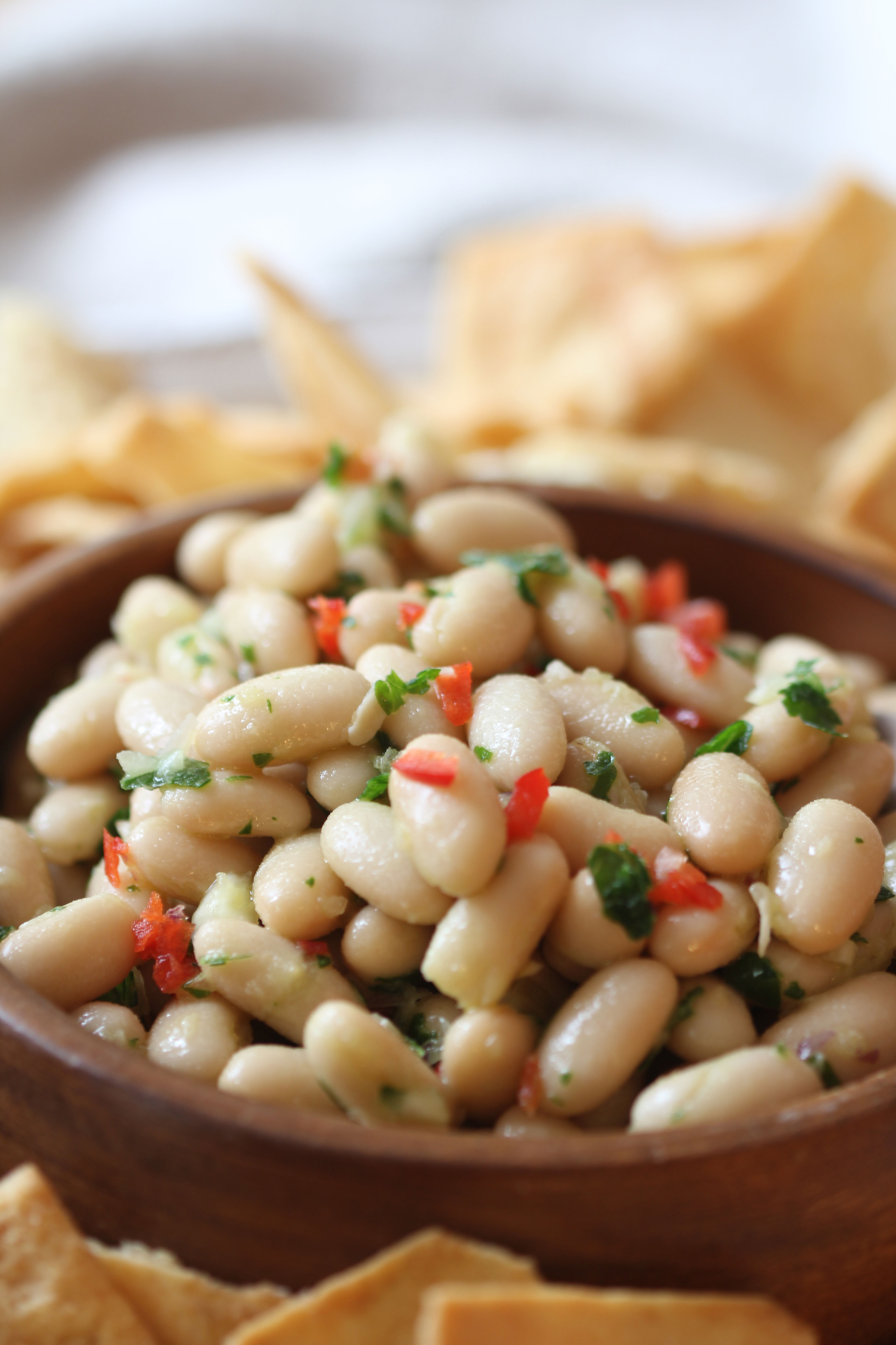 Looking for a healthy and delicious appetizer? Ridgely Brode re-created this white bean appetizer to rave reviews - it is easy and make-ahead!