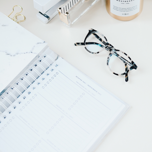 Rounding up some of the Best Desk Accessories and Planners for 2020 on Ridgely's Radar plus a Free Download with the 6 Tips to a Clean and Organized Desk.