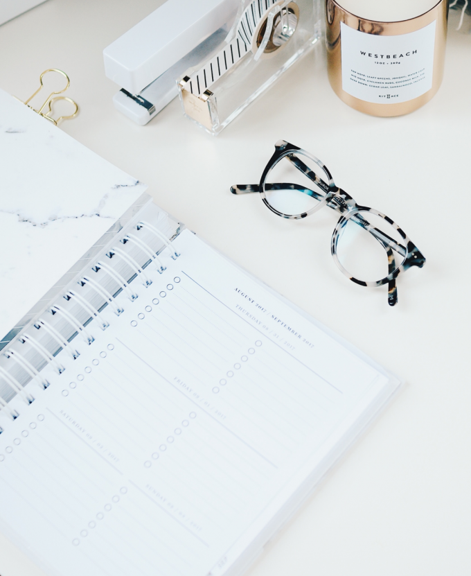 Rounding up some of the Best Desk Accessories and Planners for 2019 on Ridgely's Radar plus a Free Download with the 6 Tips to a Clean and Organized Desk.