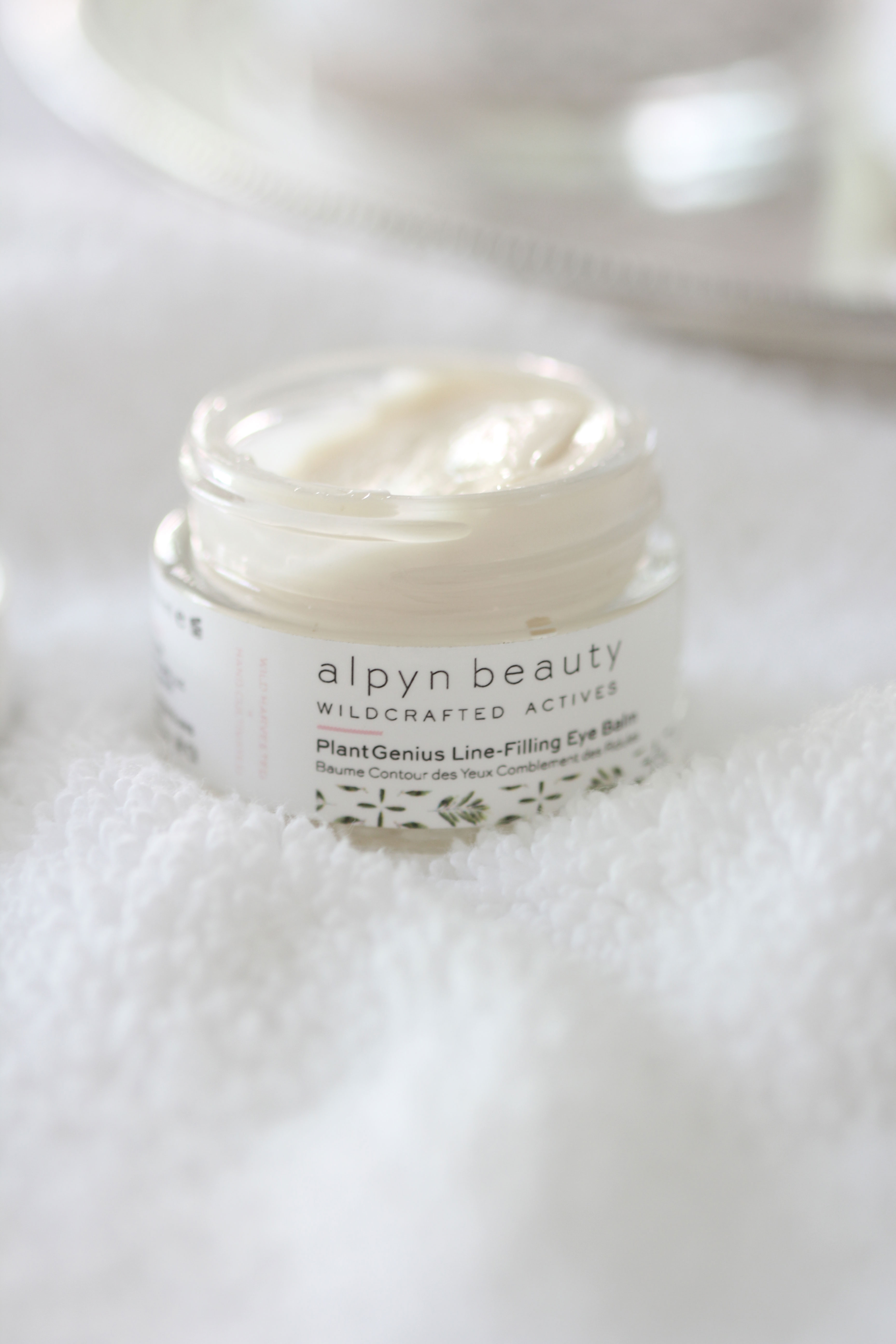 Treat your skin to them best clean beauty products from Alpyn Beauty! Includes an eye-balm that will brighten and tighten the delicate eye area.