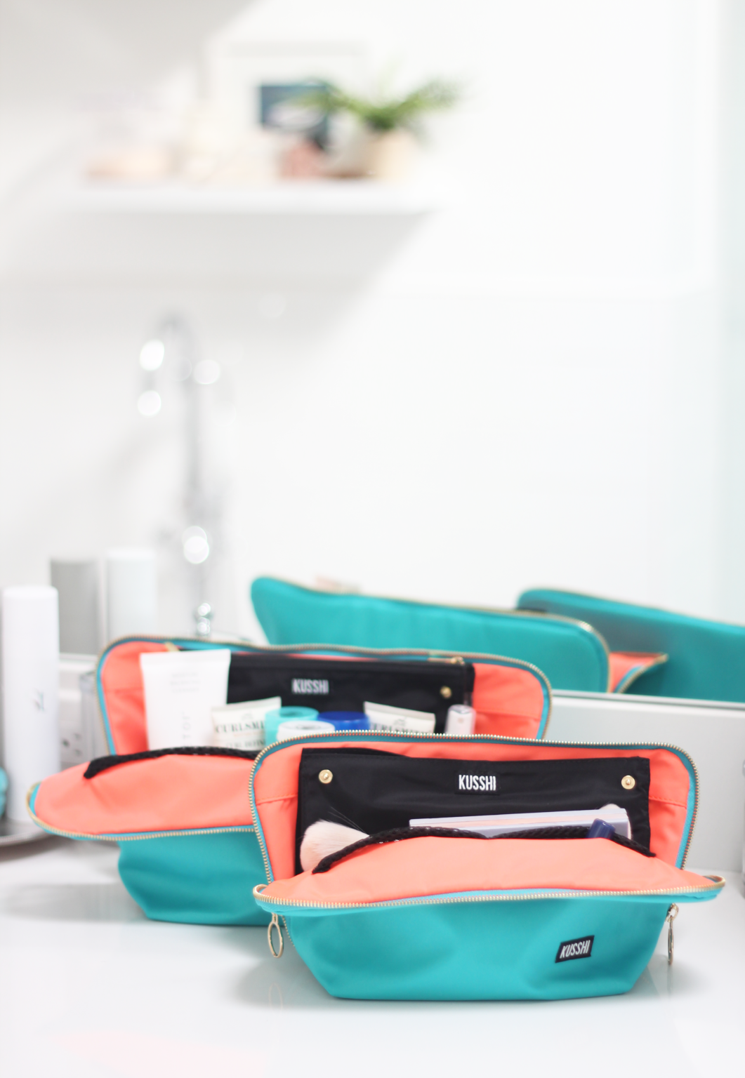 Peach & Aqua Vacationer Makeup Bag main image 0